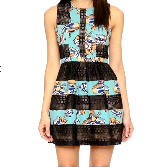 BCBGMaxAzria - Picture 2 of 6